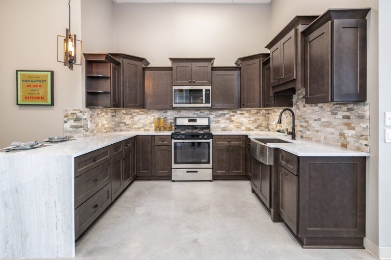 CharcoalGrayKitchen-1920w